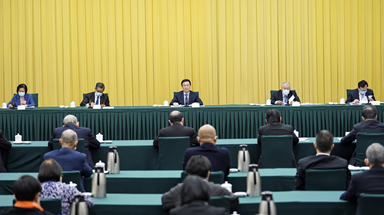 韓正看望港澳地區全國政協委員并參加討論